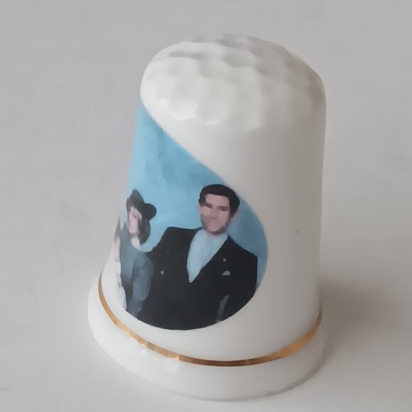 Vintage 1984 Bone China Prince Henry Birth, Queen and Family Set of 3 Thimbles - Picture 3 of 7